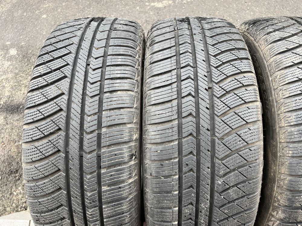 Резина 215/55 R16 зима 2023 год