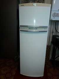 Холодильик Whirlpool ARC4010