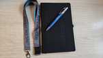Notes, dlugopis I smycz z kolekcji Iveco