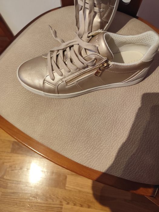 Vendo Sapatilhas de Senhora