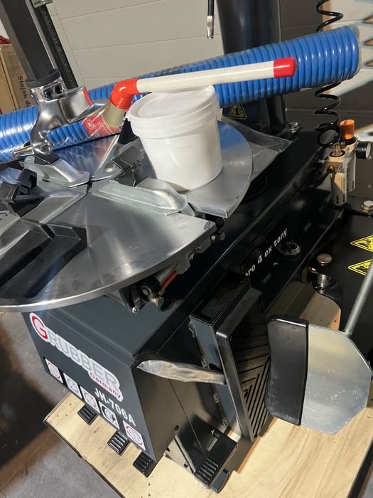 Montażownica do opon plus ramię  i wyważarka