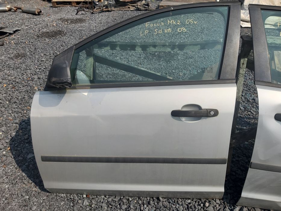 Ford Focus mk2 05r. 5d hb O3 kompletne drzwi lewy przód, prawy przód