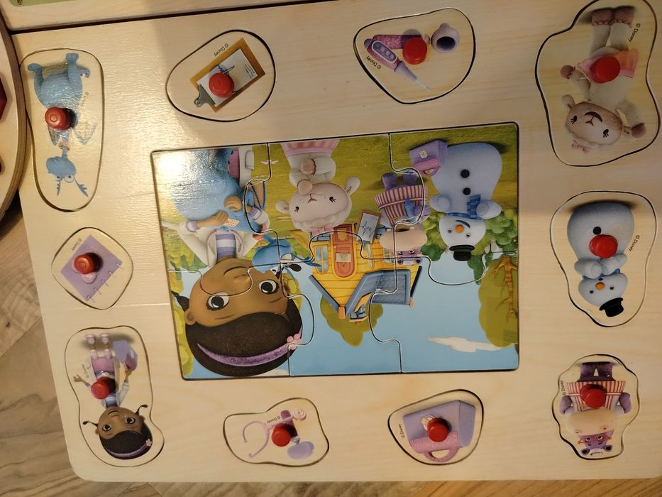 Zestaw drewnianych układanek