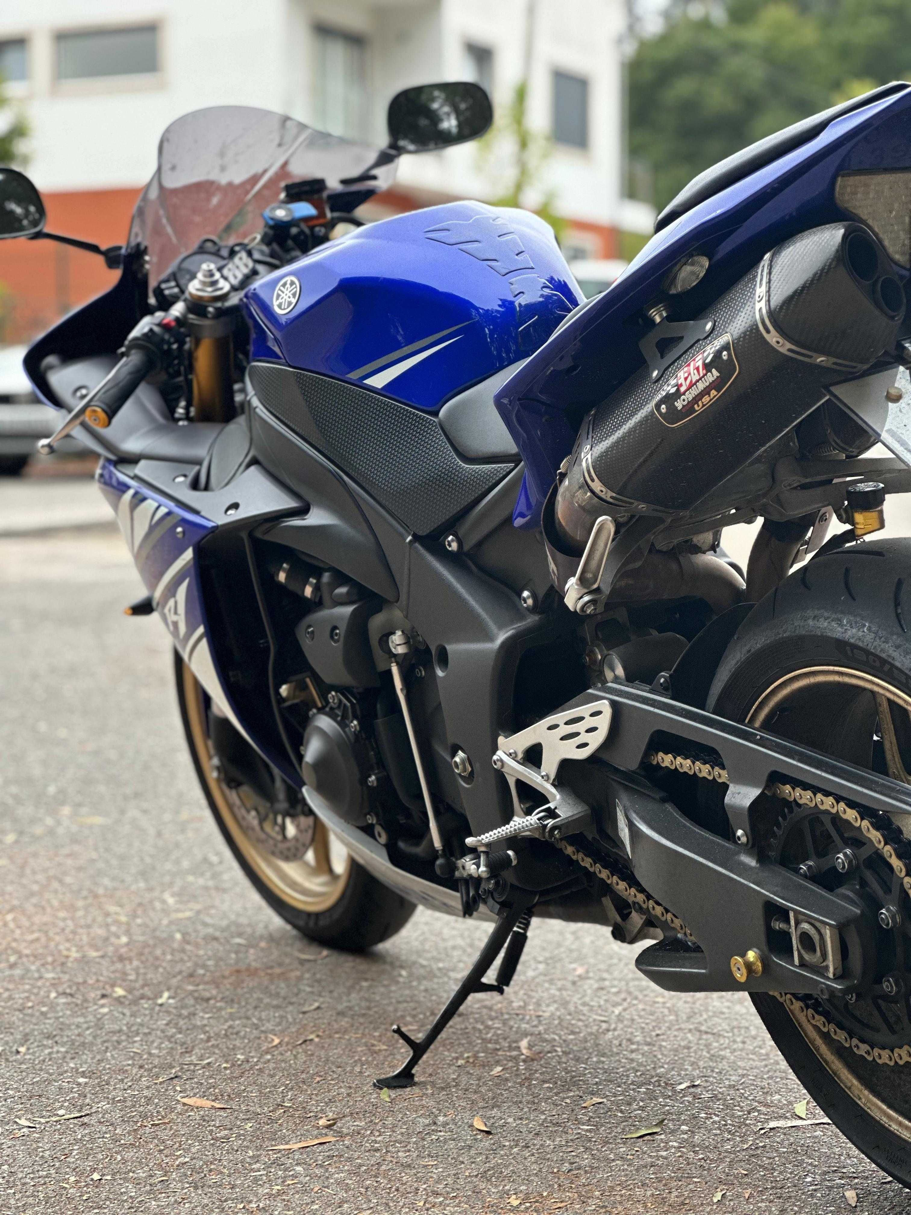 Yamaha YZF R1 2011 Crossplane