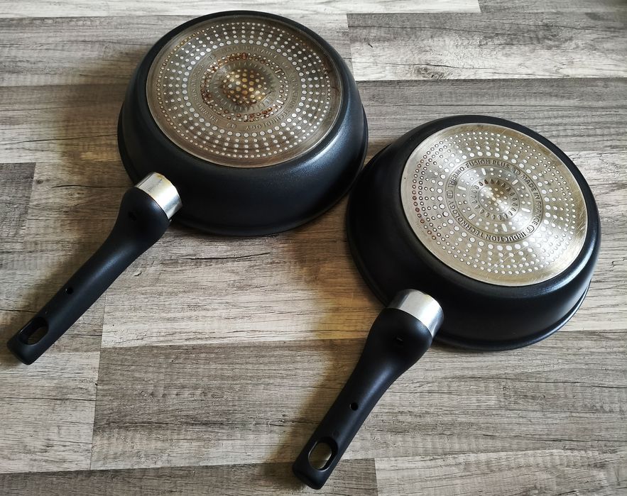 2 Patelnie Tefal Tytan Unlimited 24cm i 26cm