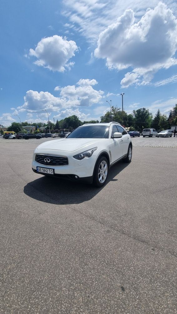 Infinity FX37S официальный.  НЕ Америка!!!