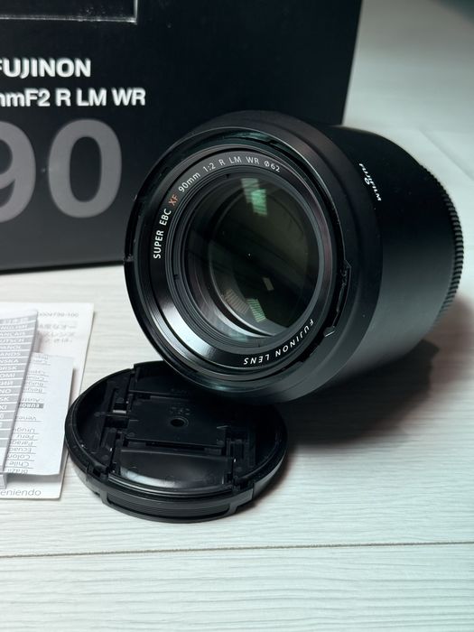 Об'єктив Fujifilm XF 90mm f/2.0 R LM WR