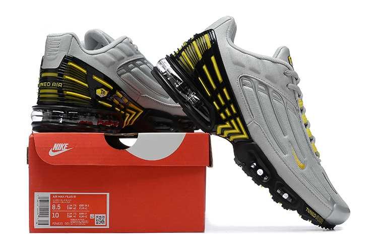 Nike Air Max Plus 3
Metallic Silver Opti Yellow