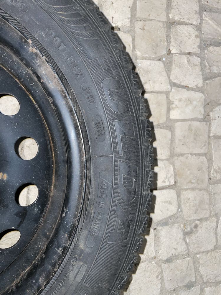 2x Roda (Jante e Pneu) - 175/65 R15