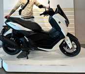 Vendo nmax 125 com 1250 kms ano 2025
