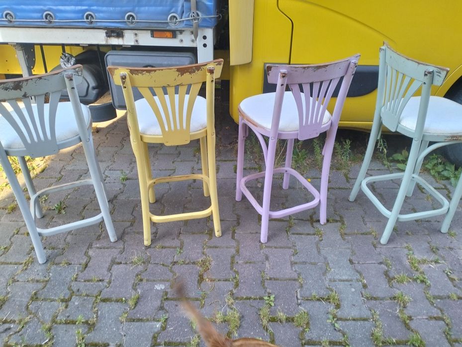 Sprzedam.   Jokery. Z giętego drzewa do kuchni