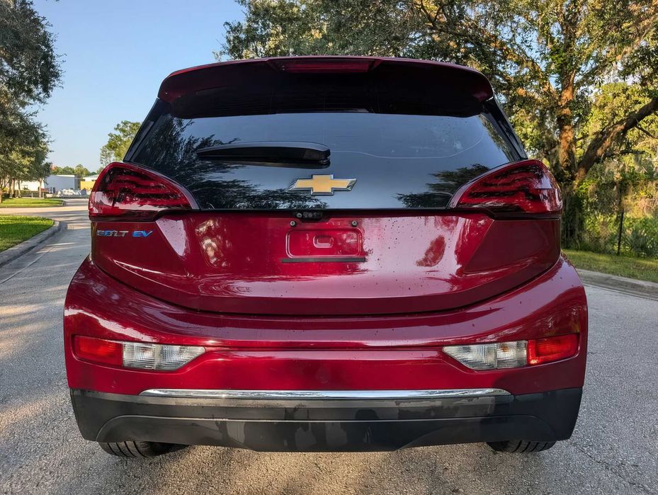 Chevrolet Bolt EV      2021