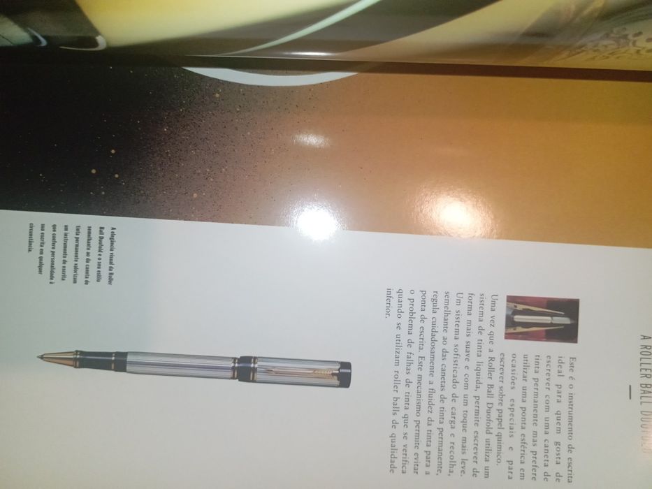 Revista Parker canetas com orfeta de um PIN da Parker