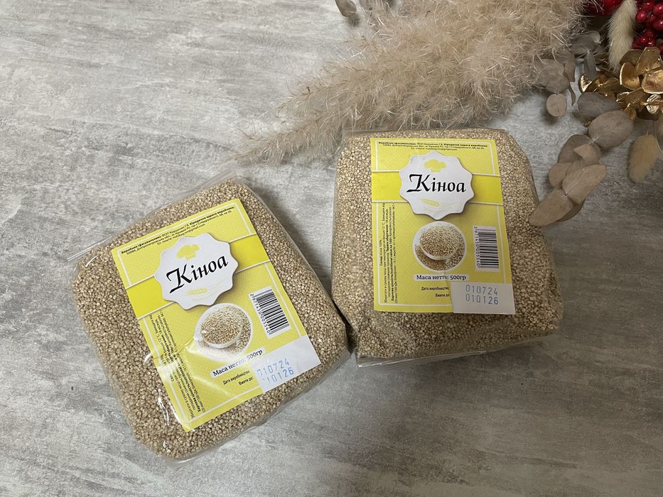 Кіноа біла насіння. Зернова каша. Здоровий сніданок