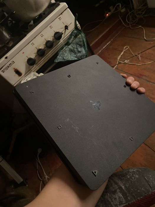 Продаю ps4 slim 1T