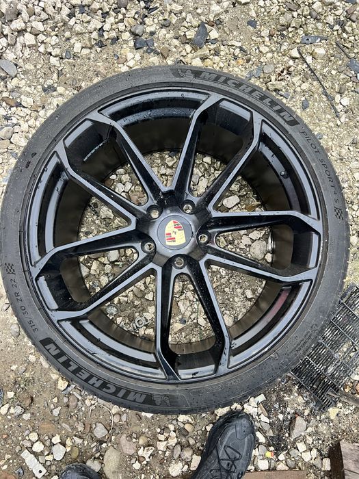 Комплект коліс шин  Porsche Cayenne Panamera 285 35 r22 315 30 r22