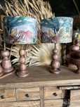 Drewniana lampa nocna stołowa farmhouse toczona lampka