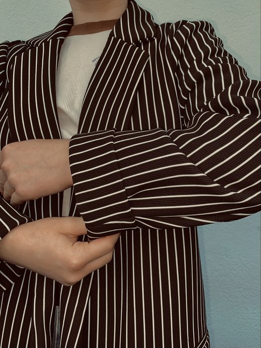 Жакет у смужку жіночий