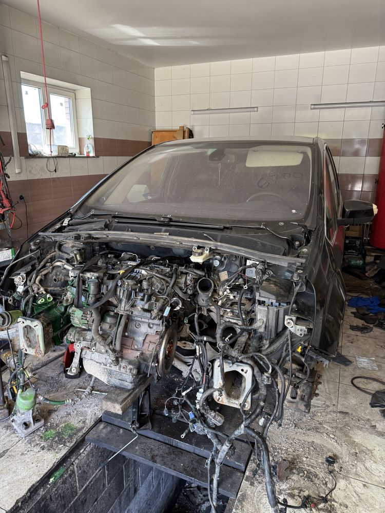 Ford C-Max на запчастини Розборка бампер капот крило фара
