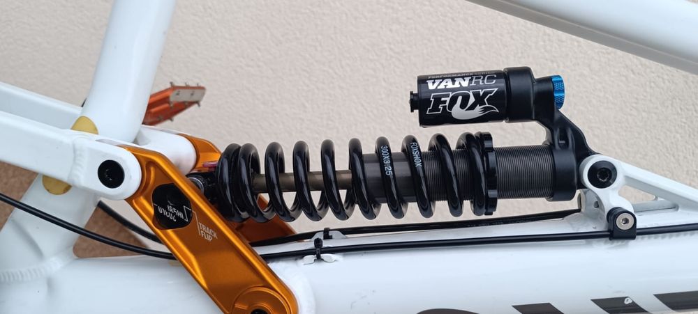 Rower zjazdowy Canyon Torque downhill DH