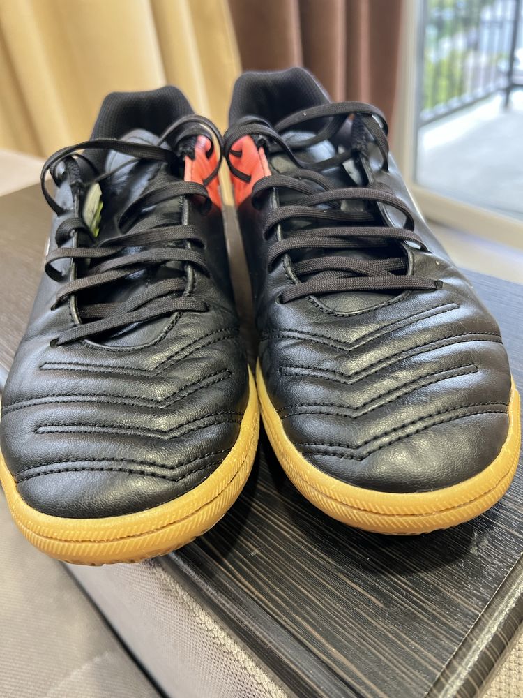 Оригінальні футзалки nike tiempo x