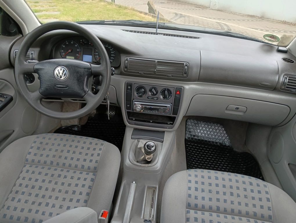 Volkswagen Passat B5, 2000r., poj. 1595 benzyna