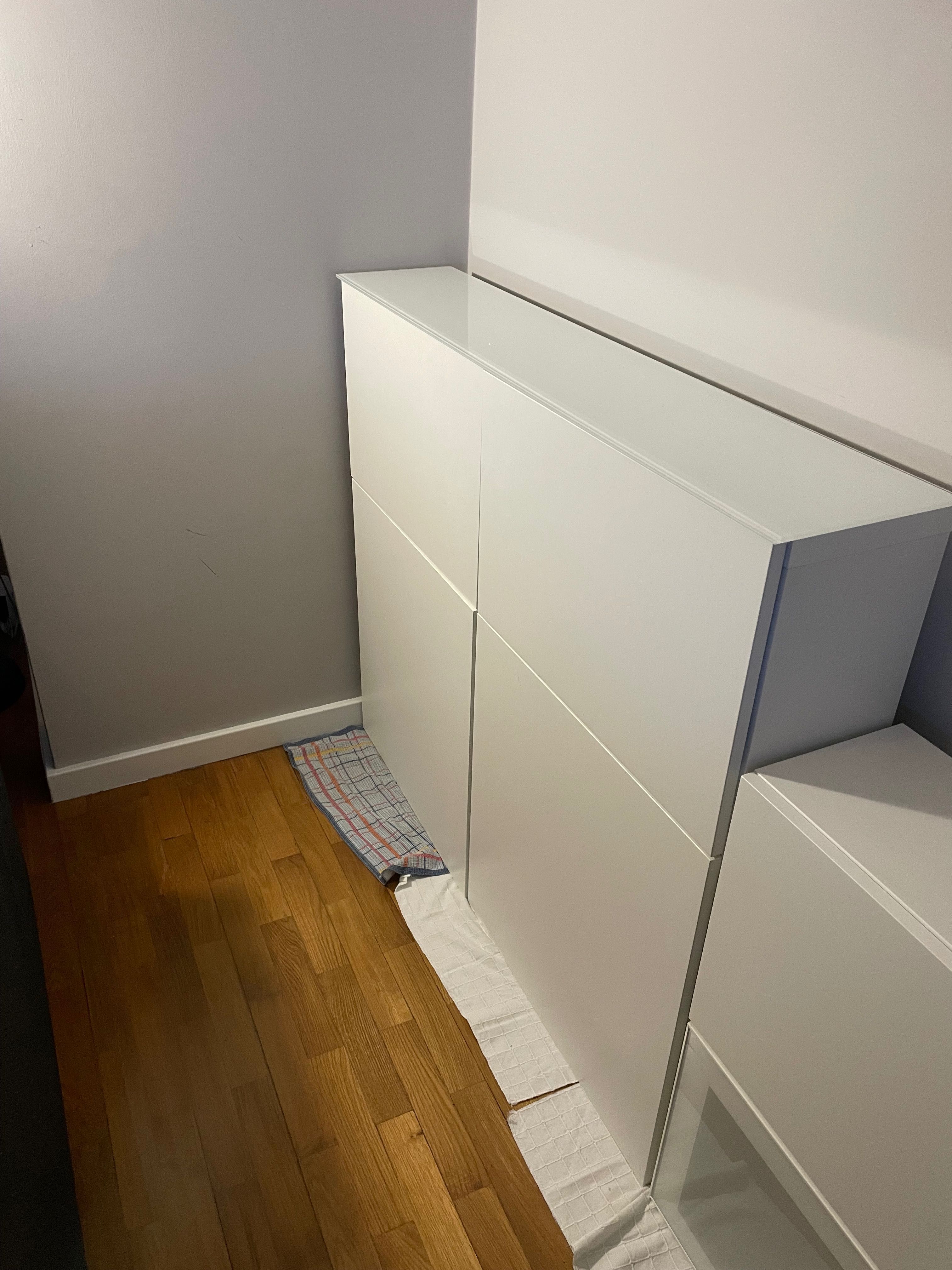 Módulo de 2 Estante Ikea BESTÅ c/porta branca, 60x22x64 + 60x22x38 cm