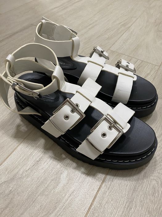 Босоніжки BERSHKA р.39