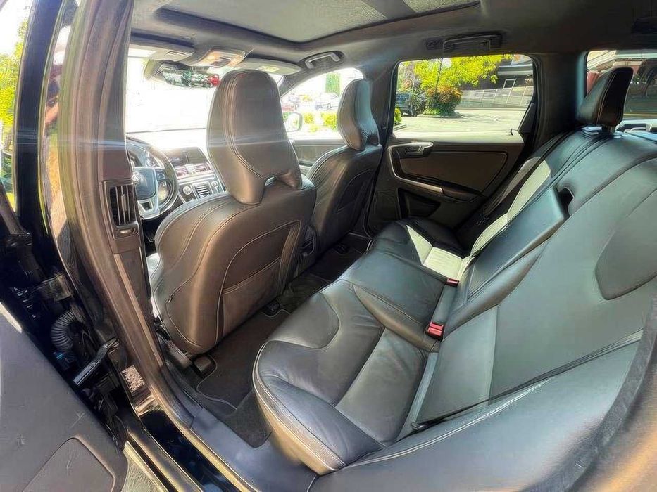 Volvo XC60 T6 R-Design Platinum      2015