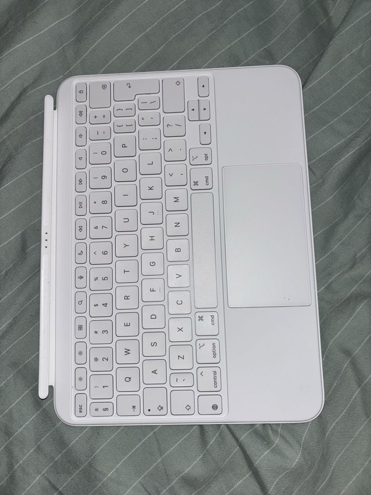 Etui na iPad APPLE Magic Keyboard Folio Biały Klawiatura