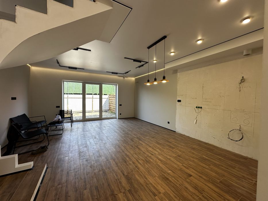 Таунхаус квартира дом с ремонтом мебелью Киев метро Осокорки Дарницкий