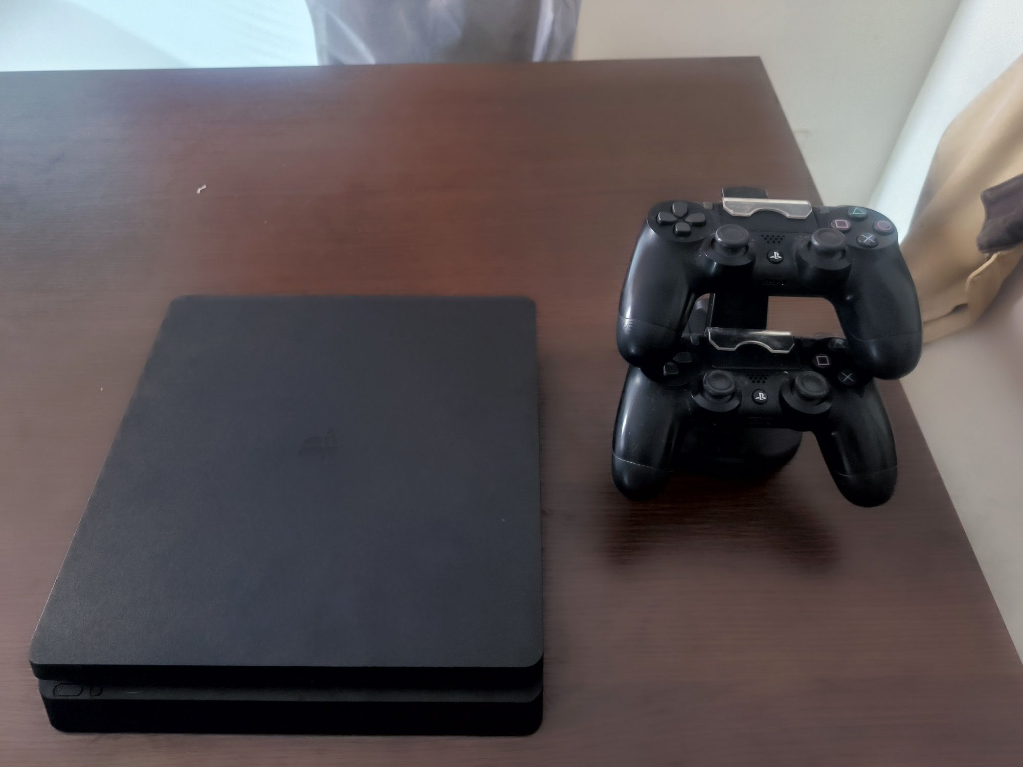 PlayStation 4 Slim
