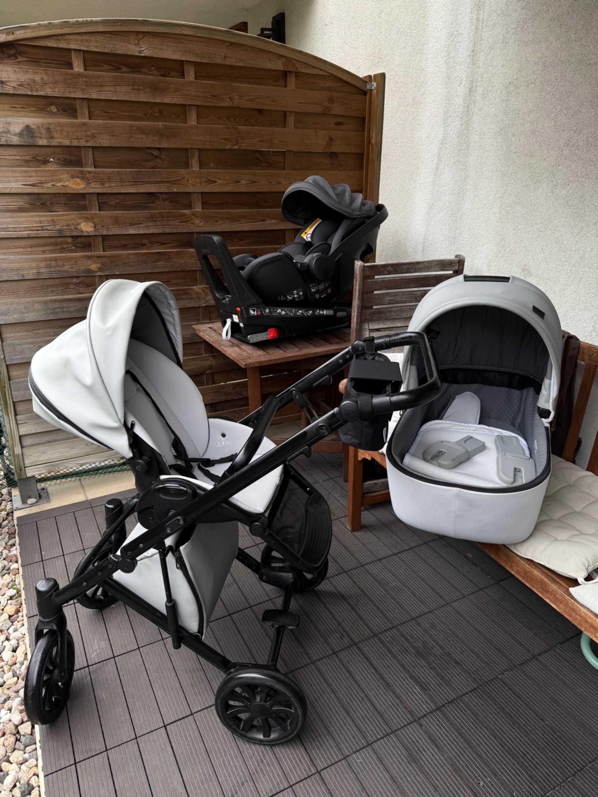 fotelik Britax-Romer Baby-Safe Pro razem z obrotowa baza Vario Base 5Z