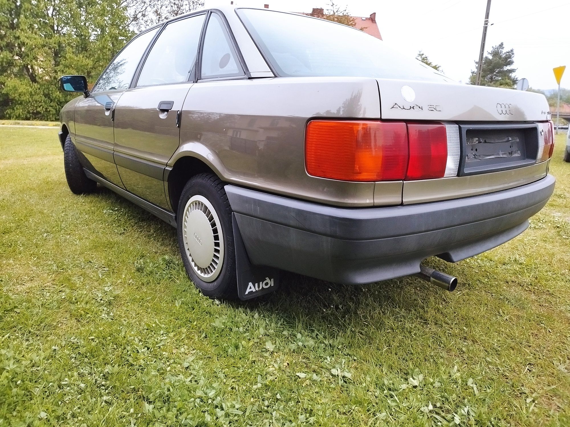 Audi 80 B3 / 88r 1.8 benzyna idealna baza !