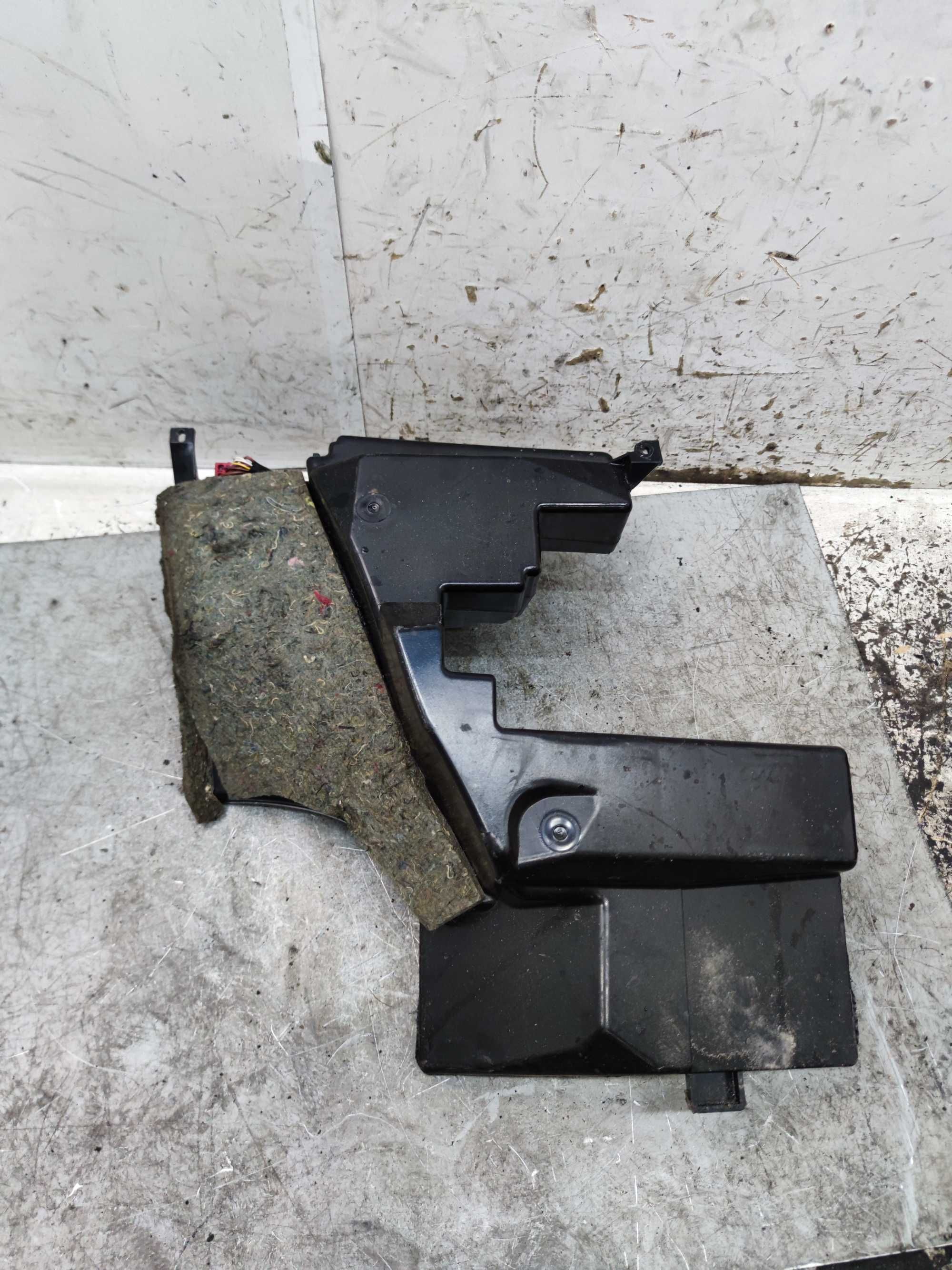 Audi A4 B5 Kombi Avant Subwoofer Głośnik
