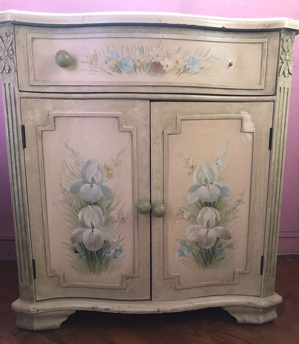 Móvel estilo D.ª Maria