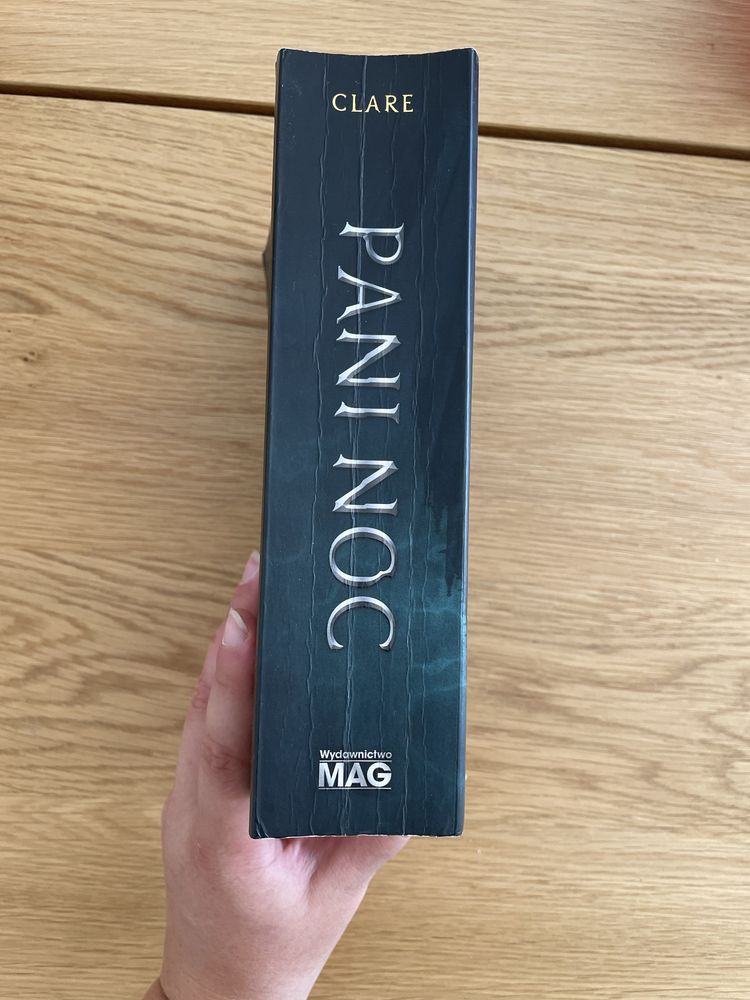 Pani Noc Cassandra Clare tom I