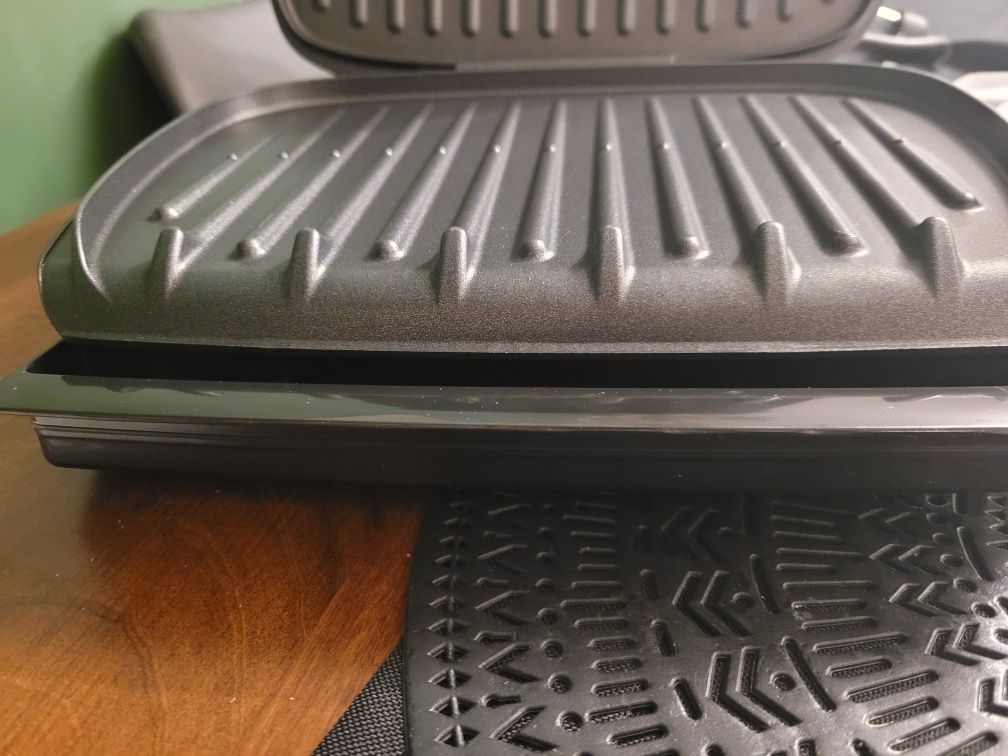 Grill elektryczny nowy.