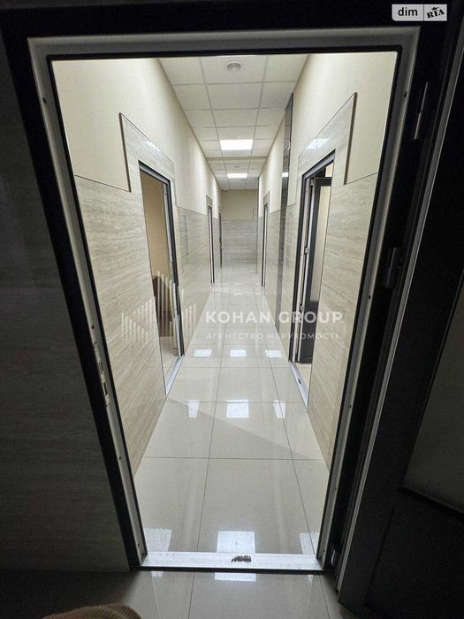 Продаж фасадного комерційного приміщення 268,5 м² | 2–3 поверхи |