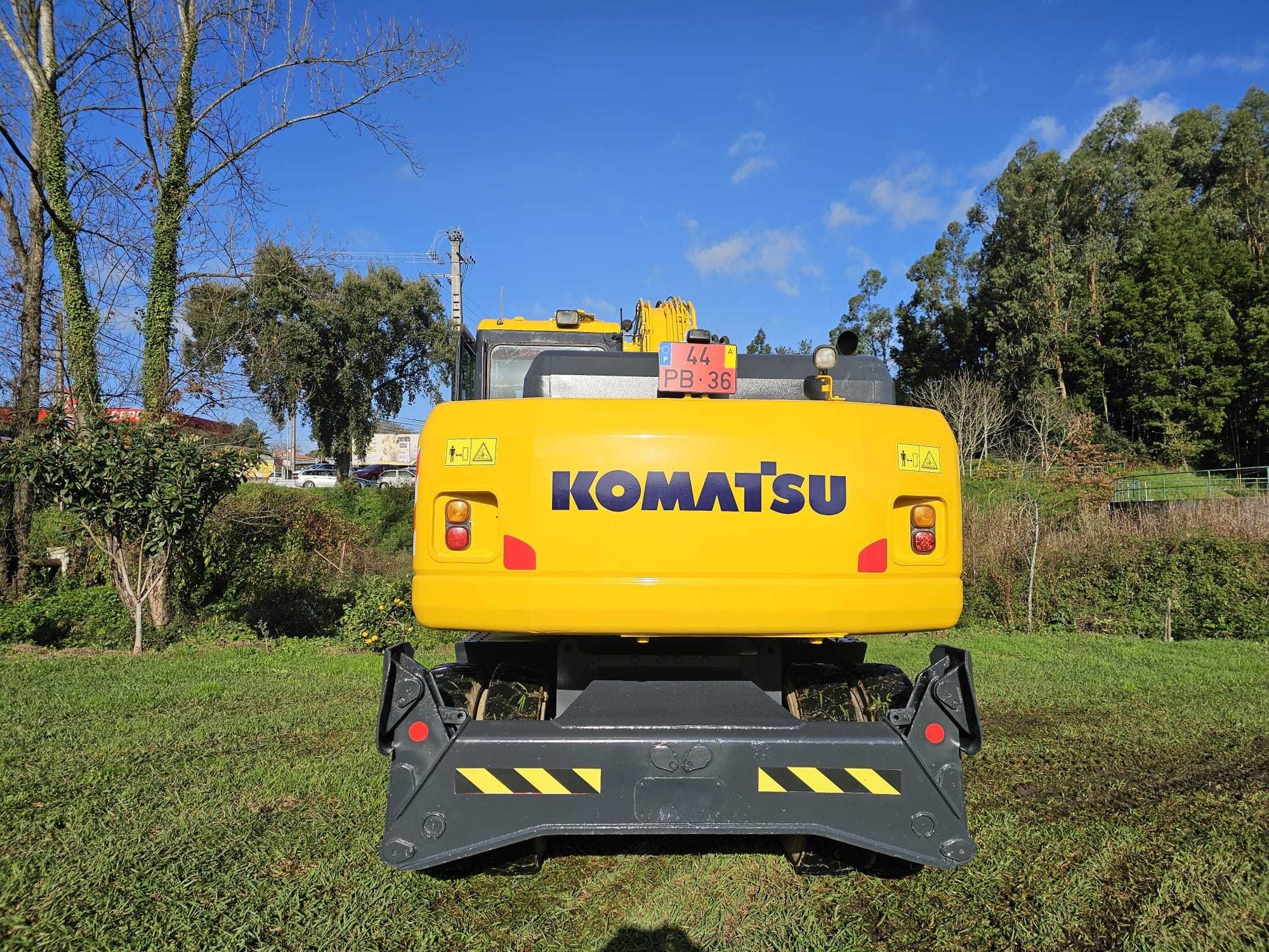Escavadora de Pneus Komatsu PW180