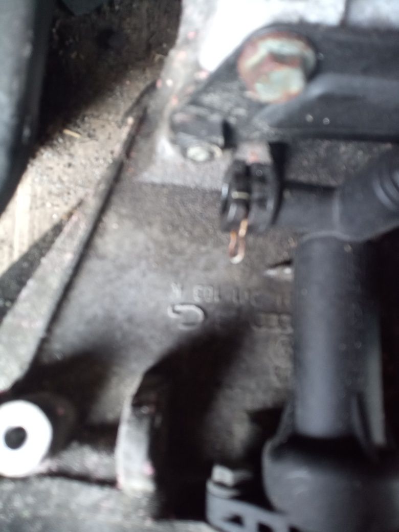 Skrzynia biegów manualna VW Golf V 1 4 16V