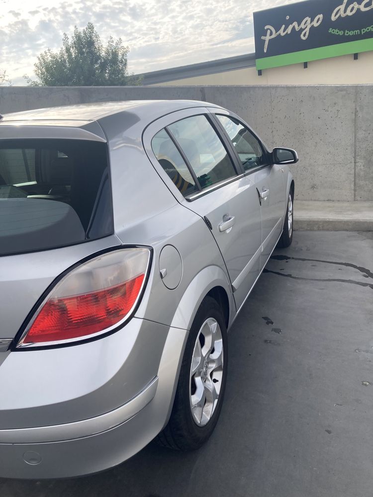 Opel Astra H 5 lugares