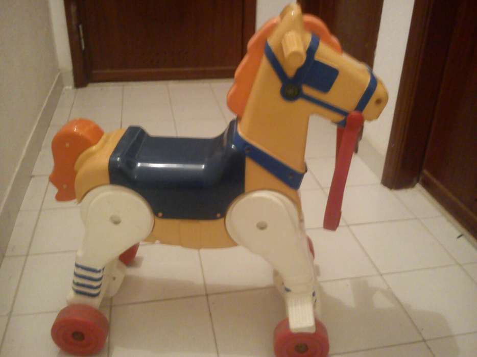 Antigo Baloiço Chicco cavalo baby rodeo com som