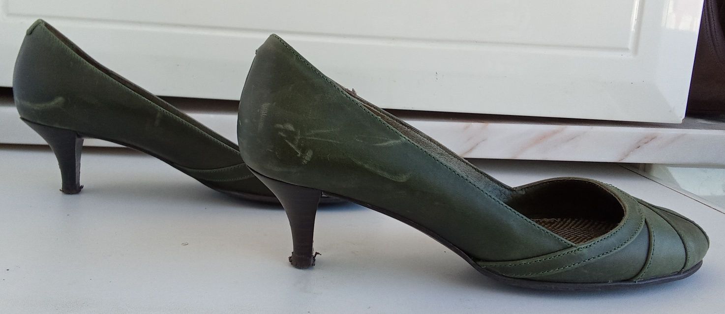 Sapatos verdes -Stradivarius