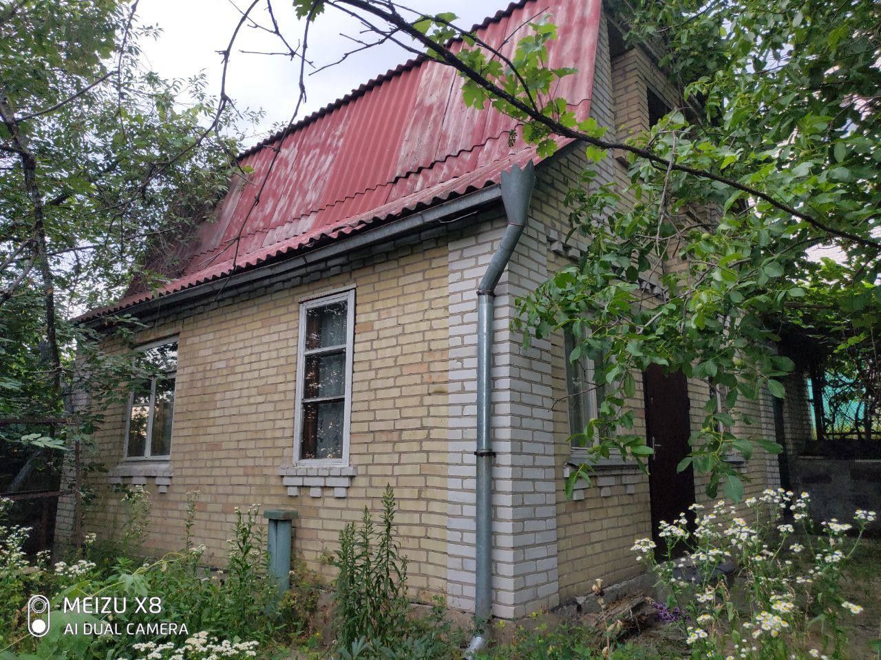 Продам дачу з басейном, в селі "Петрушки" від власника