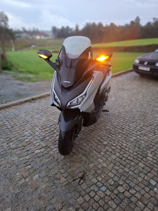 Honda forza 125 de 2023  como nova (ainda  com garantia)