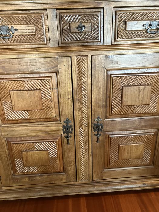 Moóvel louceiro em castanho maciço