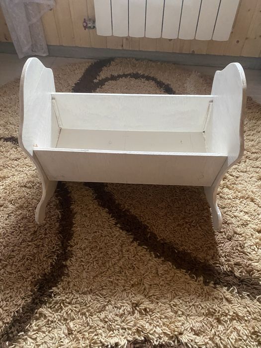 Колиска для ляльки