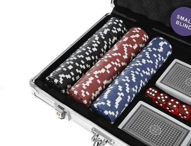 Покер - набір з 300 фішок у валізі HQ