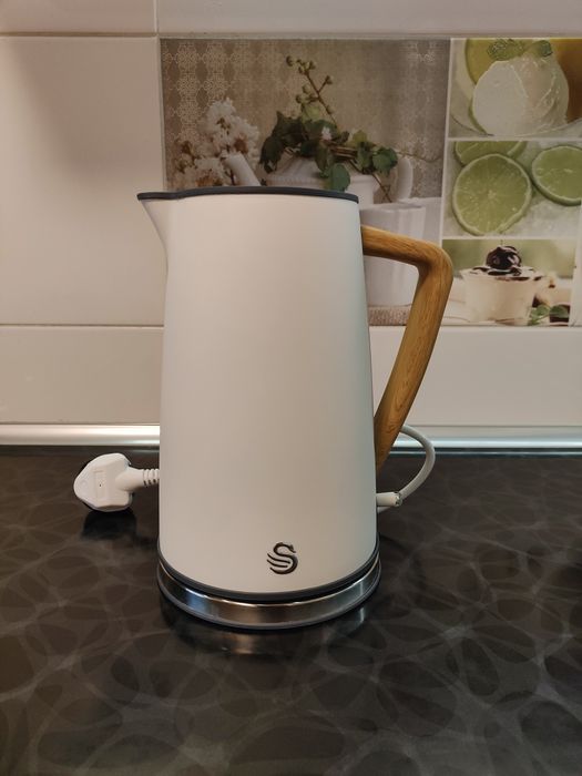 Електричний чайник Swan Nordic 2200 вт, швидке закіпання, інтер'єрний